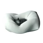 Statuette de chat deco faisant une sieste sur un coussin